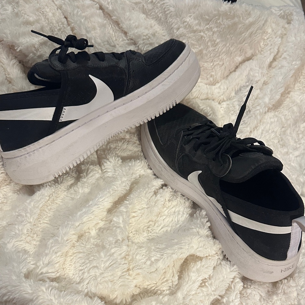 Nike Black and White Women's Shoes